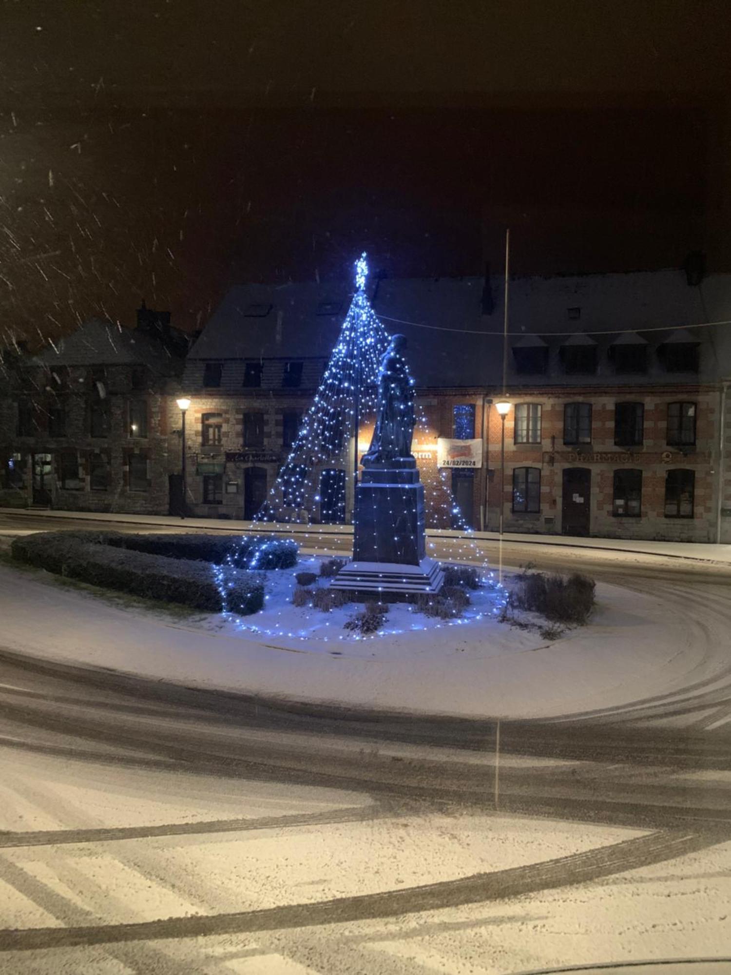 Froissart Loft Lägenhet Chimay Exteriör bild